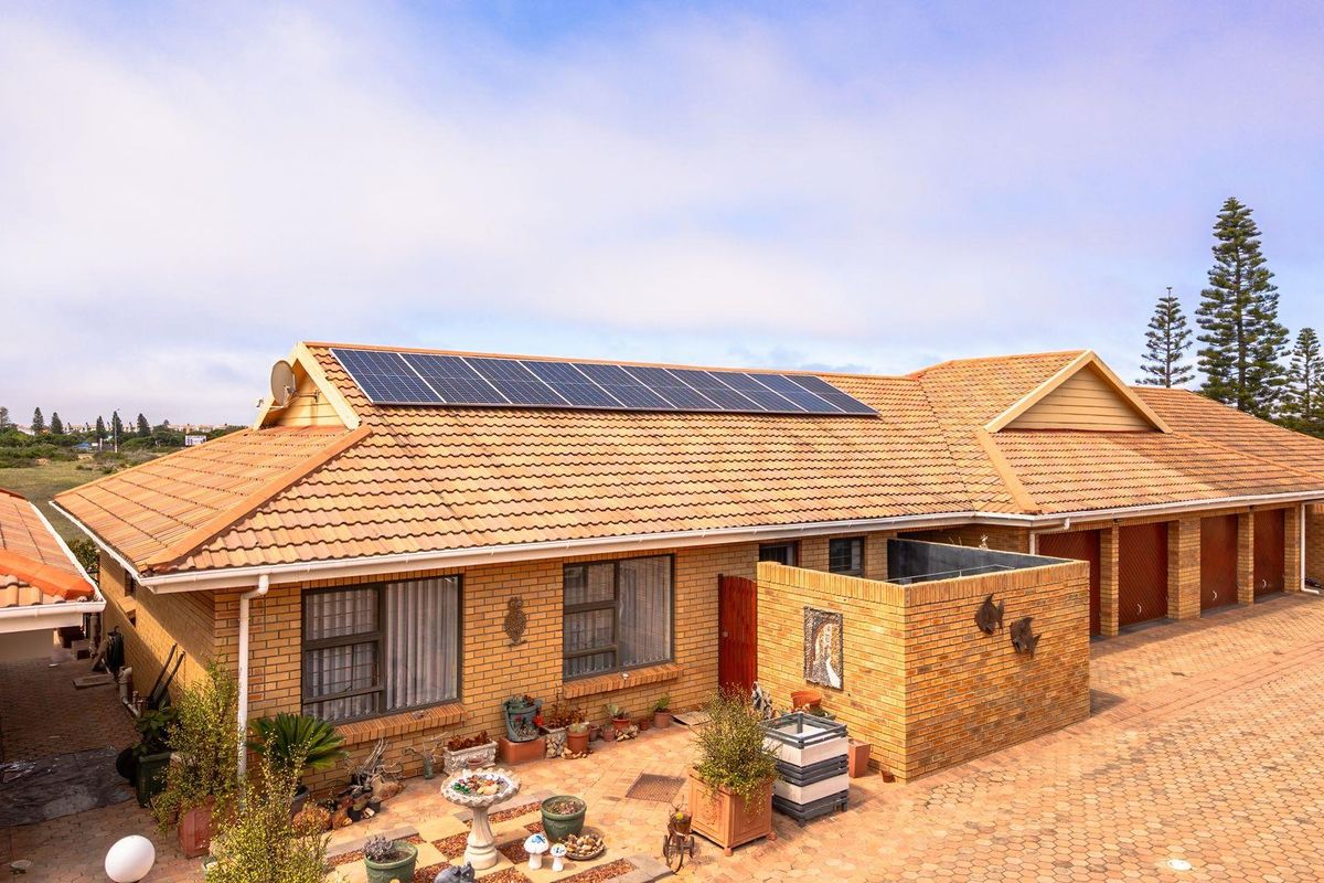 Don't miss out: Ideal townhouse with all the perks - Photo 2