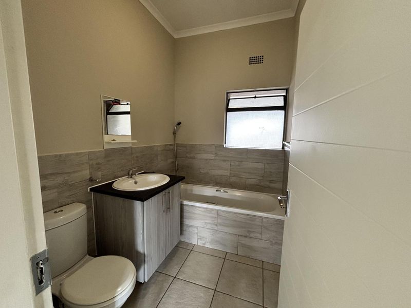 2 Bedroom unit in a secure, well-managed complex. - Photo 6