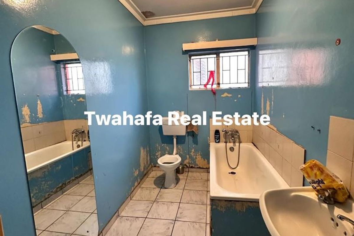 Spacious home with lots of potential - Photo 5