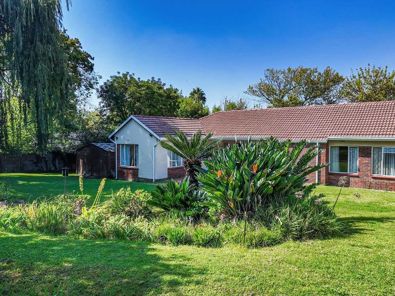 3 Bedroom Family Home with Space, Potential, and a Beautiful Garden - Photo 3