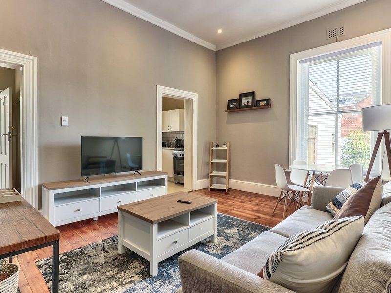 Fully Furnished City Centre Apartment (1 Year rental) - Photo 4