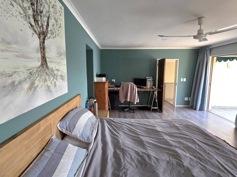 3 Bedroom 4 Bathroom Water Front Furnished Townhouse - Photo 10