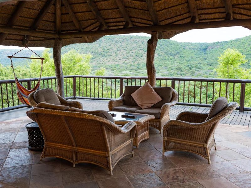 SPACIOUS SECURE AND WELL FURNISHED - FREE STANDING PRIVATE! - Photo 4