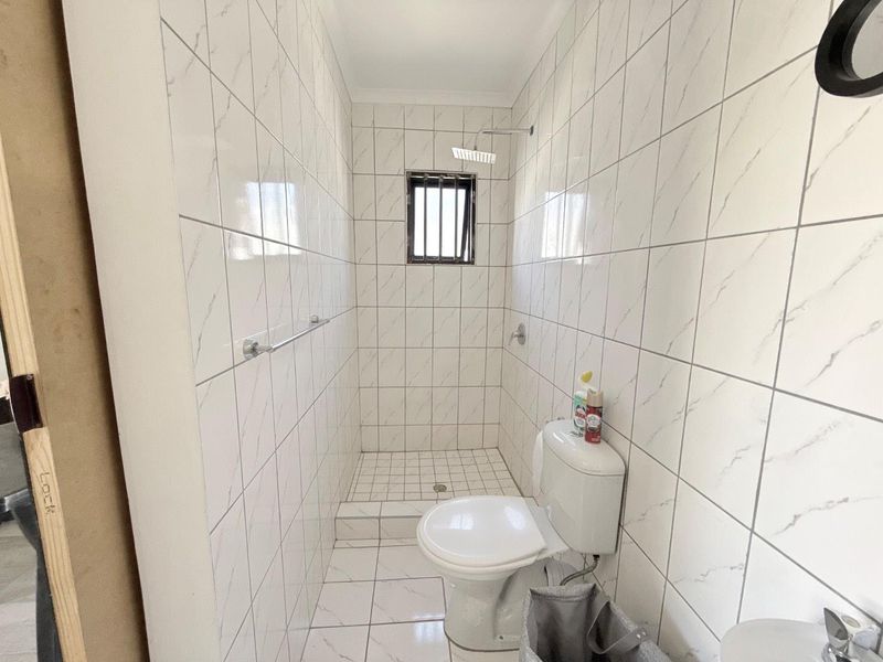 FULLY FURNISHED - Photo 6