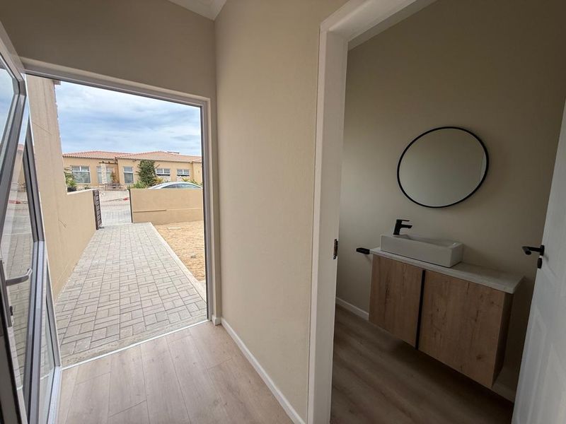 FOR SALE: LUXURY 3-BEDROOM EN-SUITE HOME IN ROSSMUND GOLF ESTATE, NAMIBIA - Photo 4