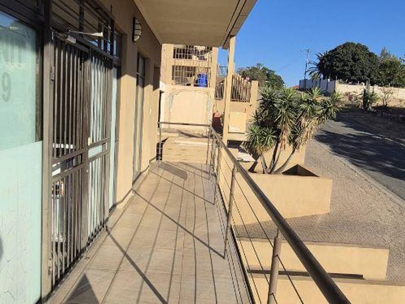 ​FOR SALE - Prime Office Opportunity in City View – Windhoek West - Photo 7
