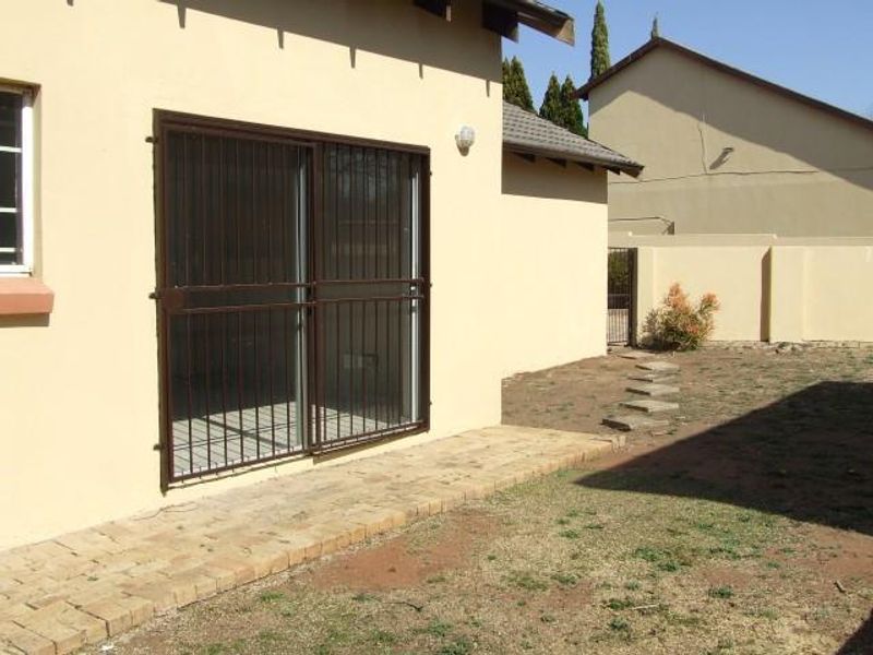 2 Bedroom Townhouse For Sale - Photo 8