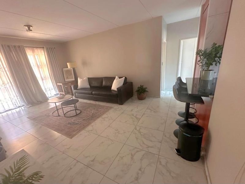 2 Bedroom Apartment for Sale in Sonneveld - Photo 4