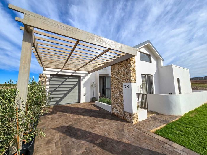 Property #2391186, House For Sale in Still Bay West