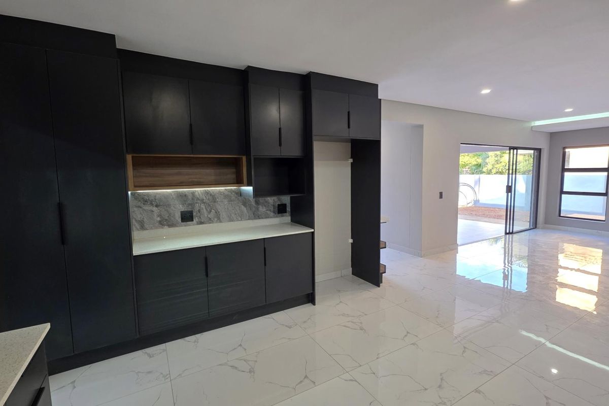 Pristine 4 Bedroom Family Home in Melodie Hartbeespoort - Photo 5