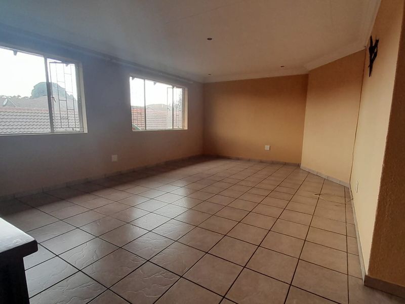 Spacious family townhouse - Photo 8
