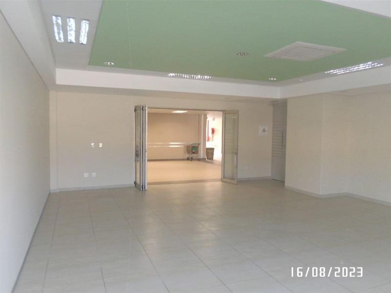 Office For Sale in Auasblick - Photo 5