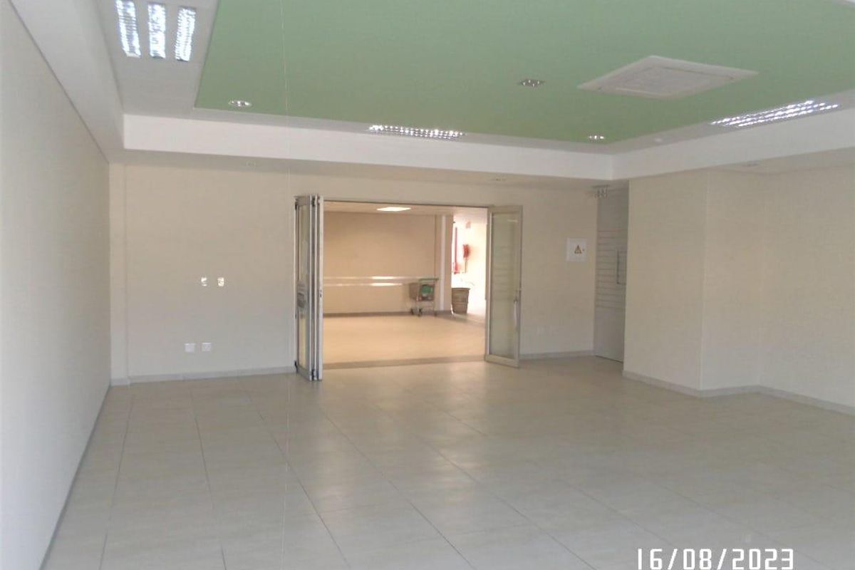 Office For Sale in Auasblick - Photo 5