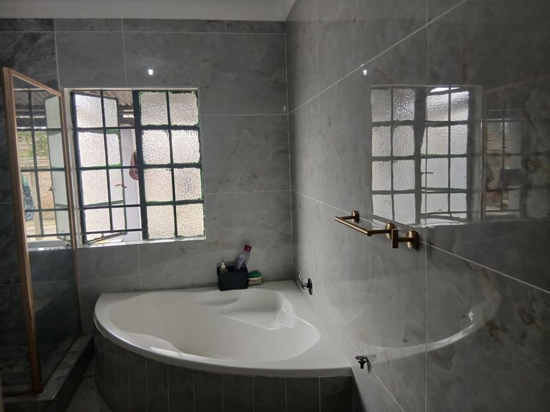 3 BEDROOM HOME WITH FLATLET/GRANNY FLAT - Photo 10