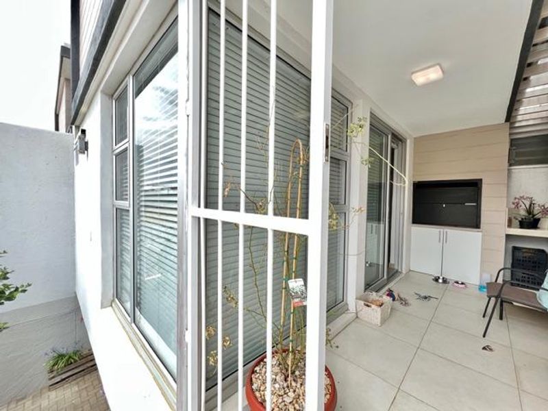 2 Bedroom Townhouse TO LET in Kleine Kuppe - Photo 2