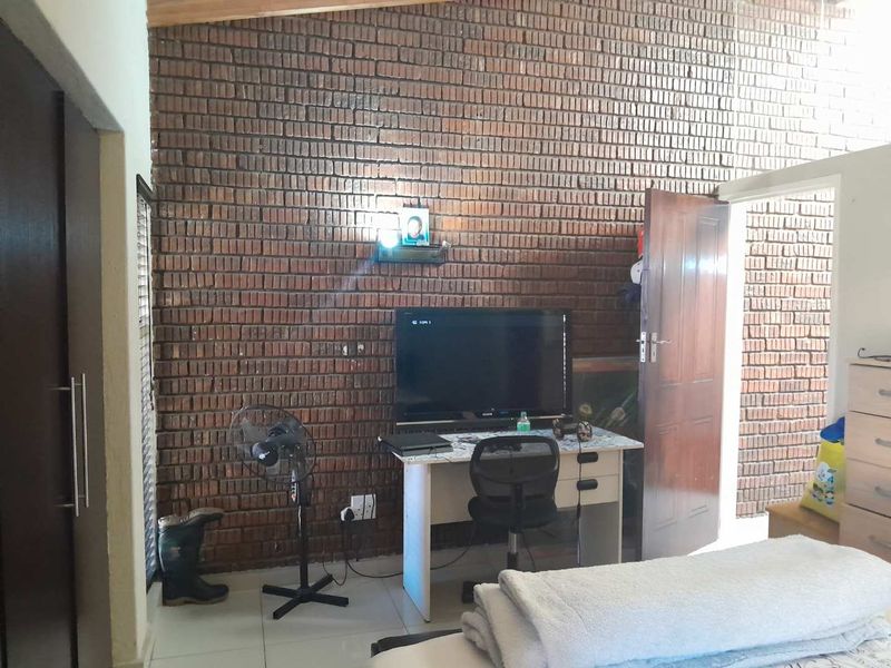 2 Bedroom Townhouse for Sale in The Hill - Photo 10