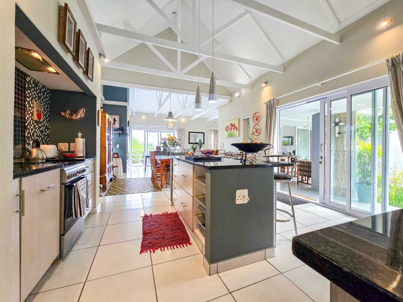 Elegant architectural family home with flatlet for sale in Stilbaai-Wes. - Photo 9