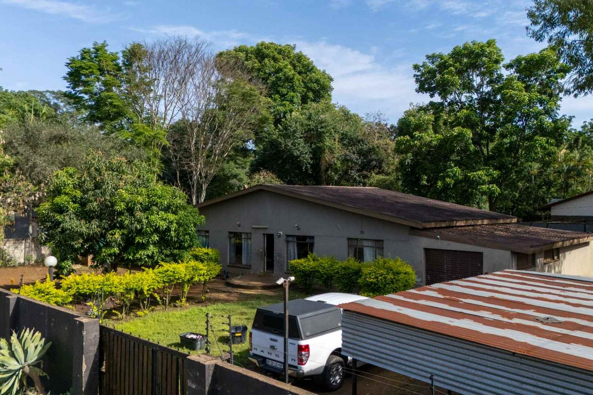 Spacious Three-Bedroom Gem with Ample Parking in Louis Trichardt - Photo 5