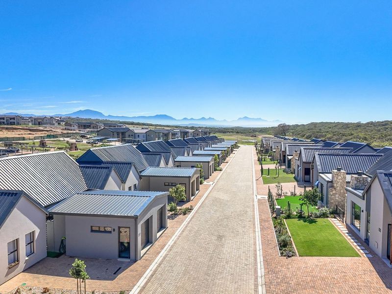 Hartland Retirement Village – Modern Lifestyle with Premier Healthcare Support - Photo 3