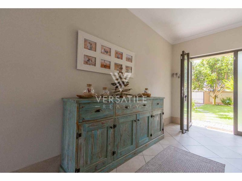 Townhouse For Sale. - Photo 3