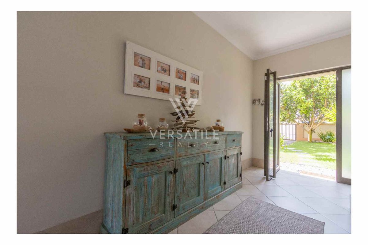 Townhouse For Sale. - Photo 3