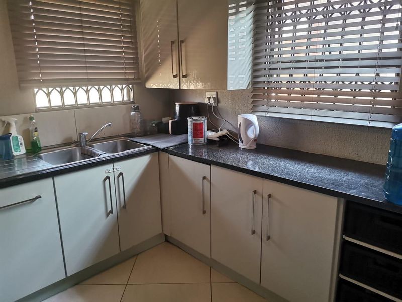 4 Bedroom House For Sale in Vanderbijlpark CE4 - Photo 9