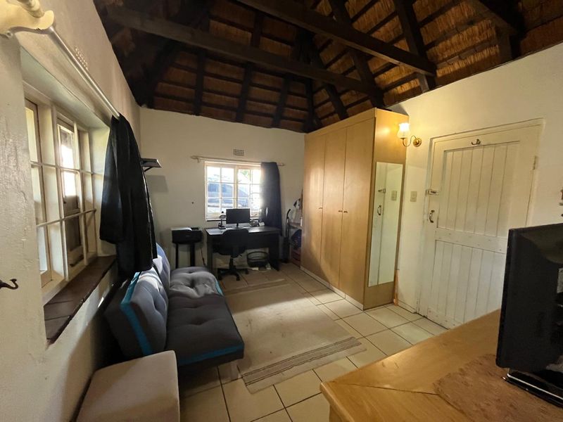 Furnished Rental One Loft bedroom PRIME Location - Photo 4