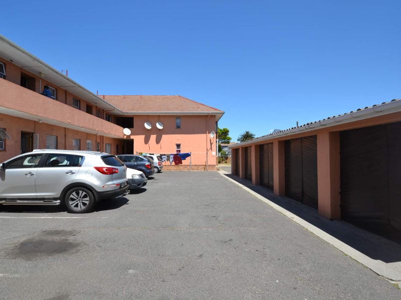 Ripe for renovation! Apartment in Rugby Neighborhood - Photo 4