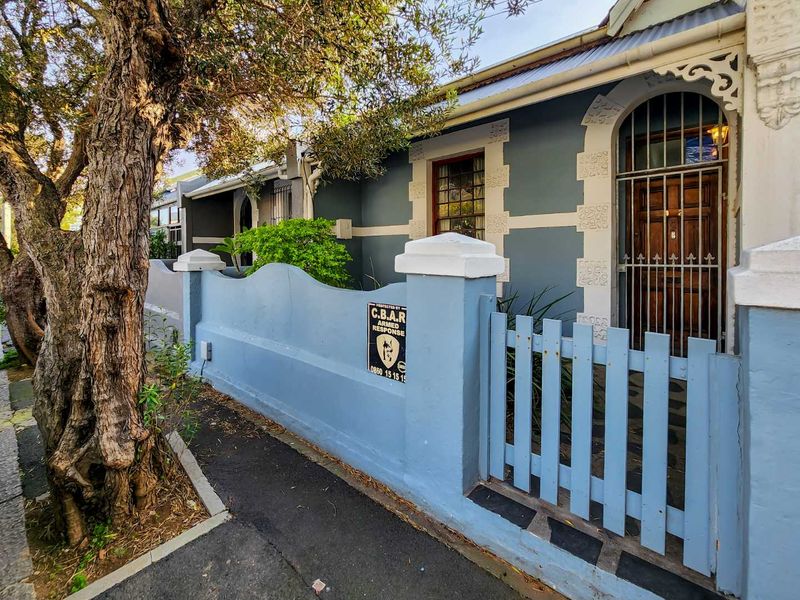 CHARMING OLD-WORLD SEMI-DETACHED COTTAGE WITH ENDLESS POTENTIAL - Photo 2