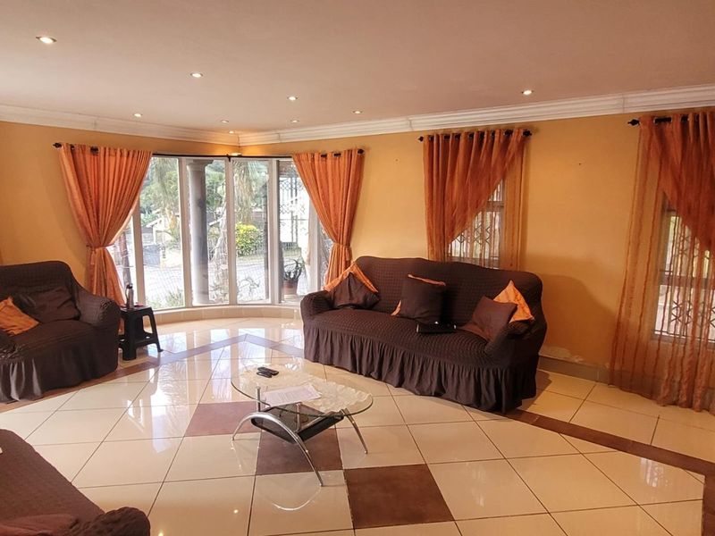 Cozy Buffels Bosch Home with Modern Kitchen and Secure Parking - Photo 3