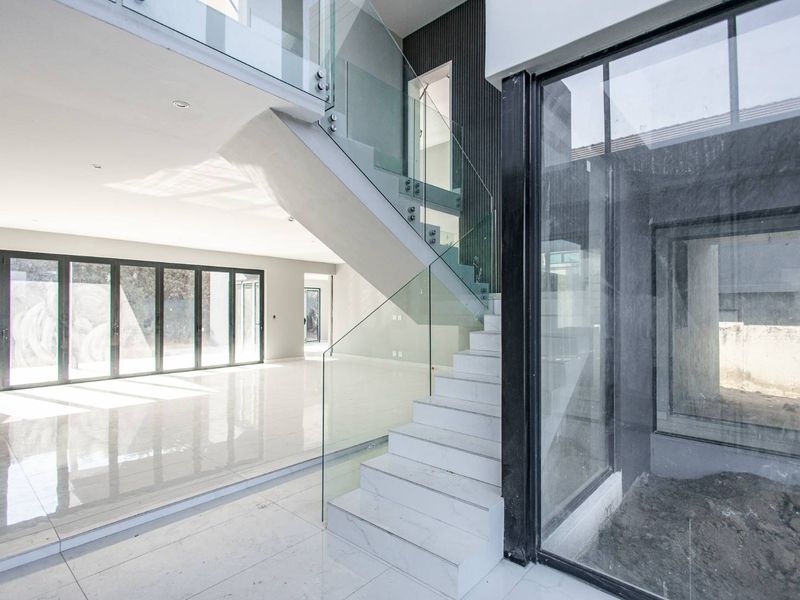 Modern Luxury Living - Photo 7