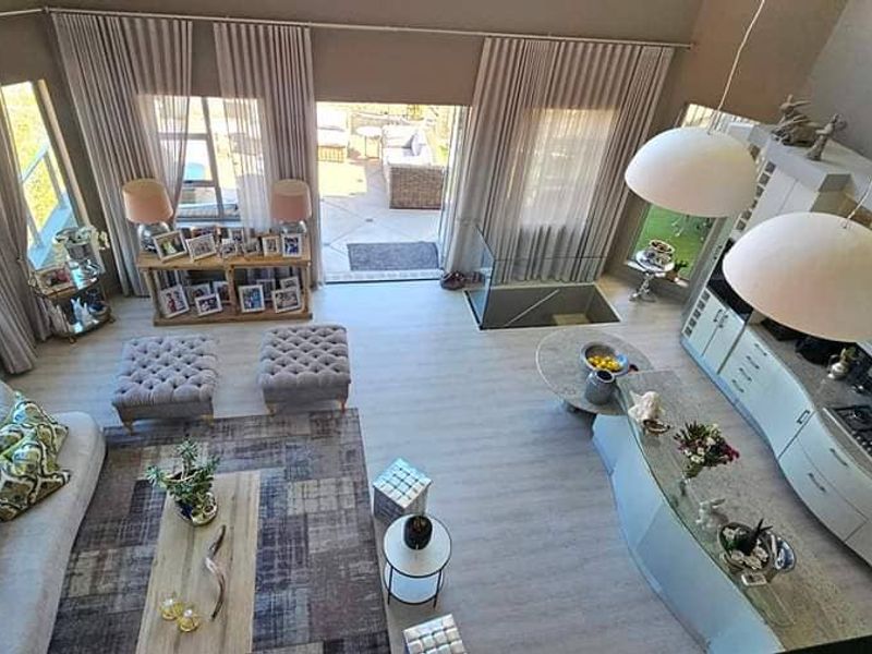 Where Convenience Meets Luxury - Photo 2