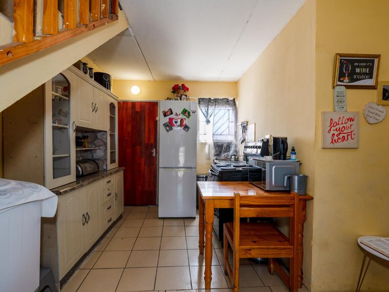 2 Bedroom Property Available in Delft - Photo 4