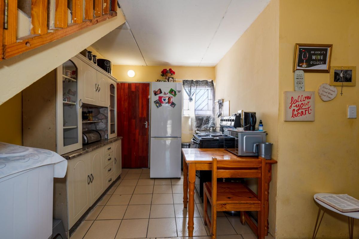 2 Bedroom Property Available in Delft - Photo 4