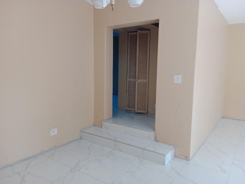 3 Bedroom Two Bathroom Townhouse To Let - Photo 6