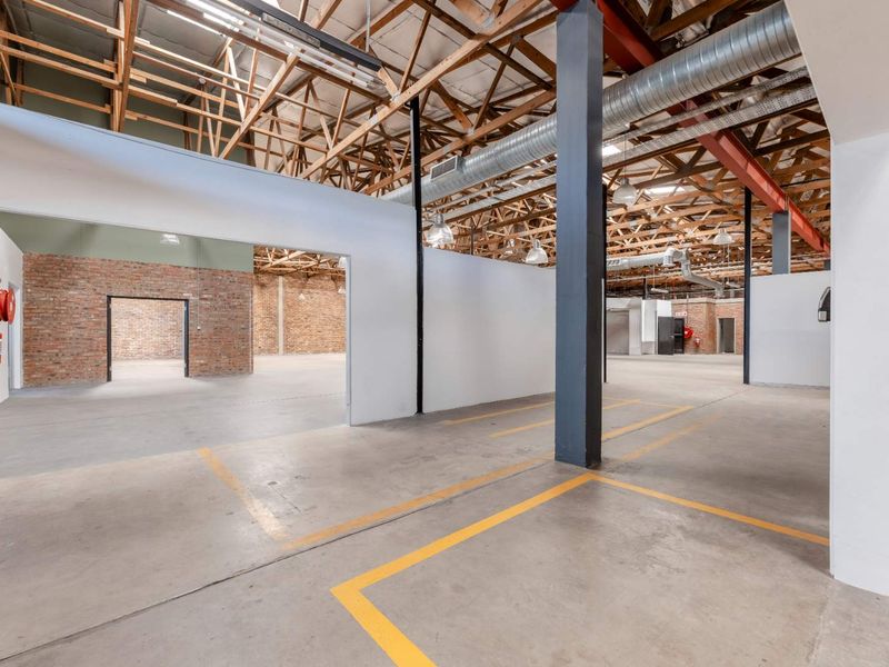 CALLING ALL INVESTORS – LARGE COMMERCIAL BUILDING FOR SALE IN GEORGE INDUSTRIA - Photo 8