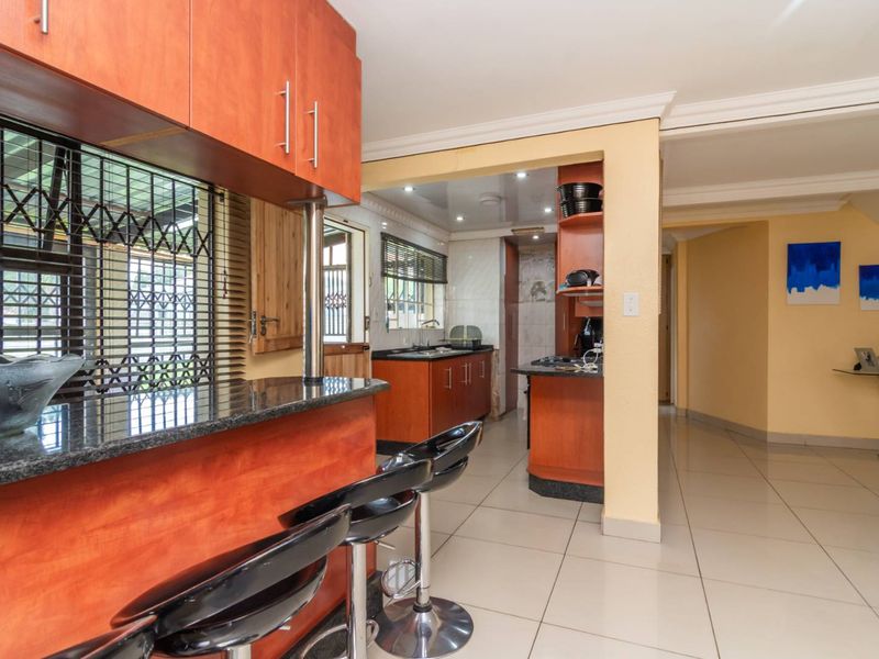 Space galore Gem in Greenhills - For Sale - Photo 8