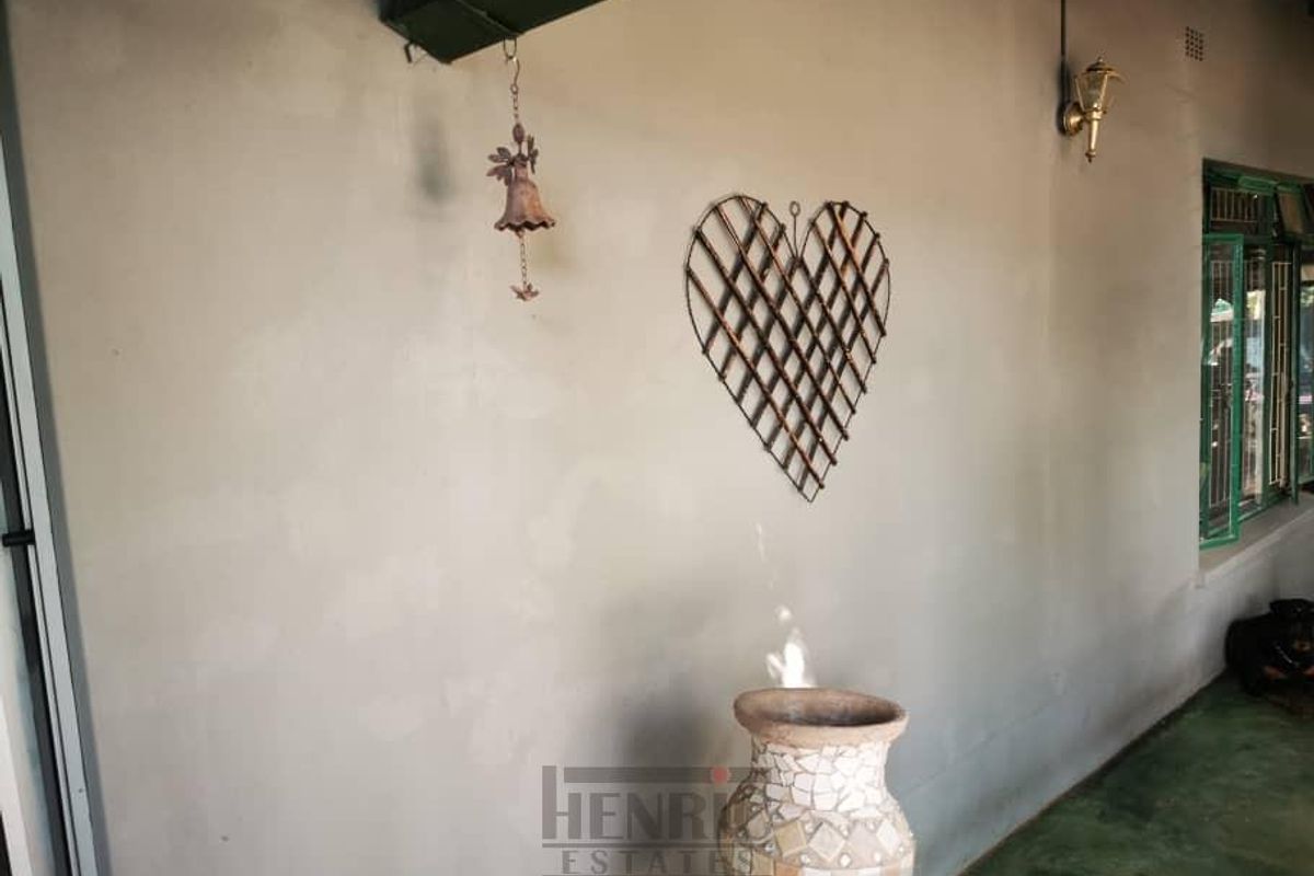 Charming Family Home wiht Excellent Entertainment Features - FOR SALE in Tsumeb - Photo 5