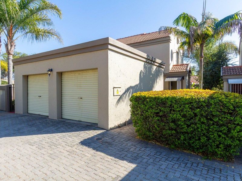 TOTALLY RENOVATED DUPLEX IN THE HEART OF EQUESTRIA - Photo 2