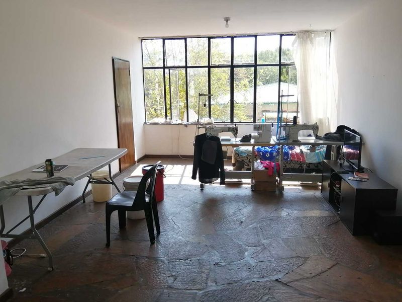 Prime Location in the Heart of Sunnyside! - Photo 3