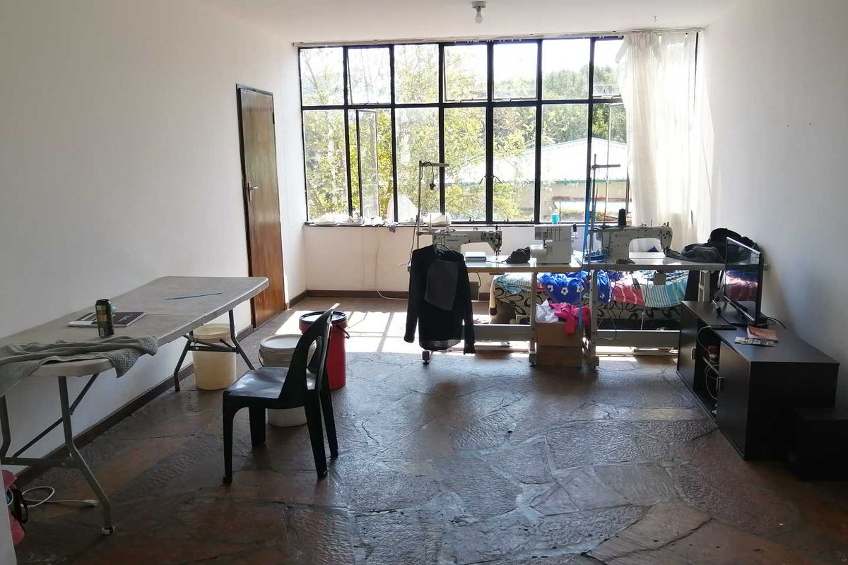 Prime Location in the Heart of Sunnyside! - Photo 3