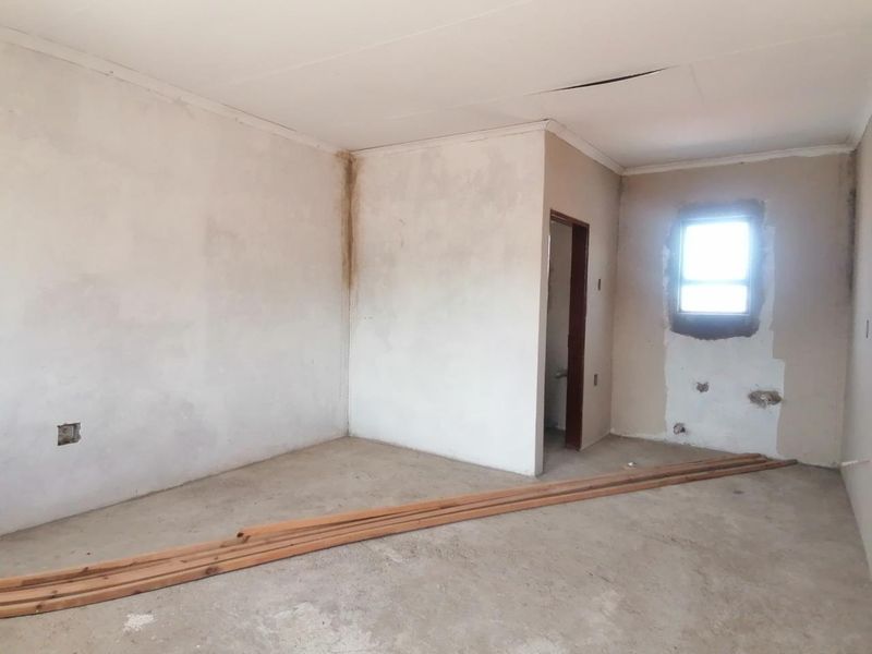 8 Bedroom House for Sale in Cosmo City - Photo 7