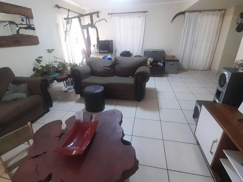 Spacious 3-Bed Ifafi Gem with main En-Suite - Photo 5