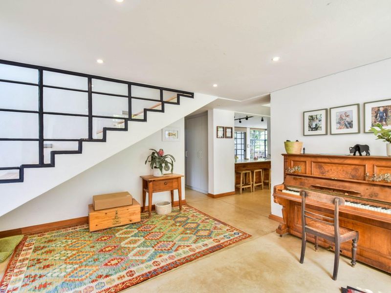 SUPERB AND MUCH LOVED HOME IN OLD FAERIE GLEN - Photo 3