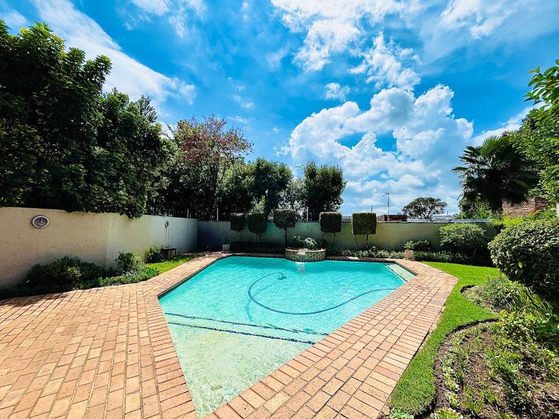 Serene Living in a Charming Fully Furnished Home in Benmore Gardens - Photo 4