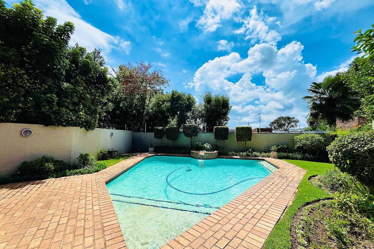 Serene Living in a Charming Fully Furnished Home in Benmore Gardens - Photo 4