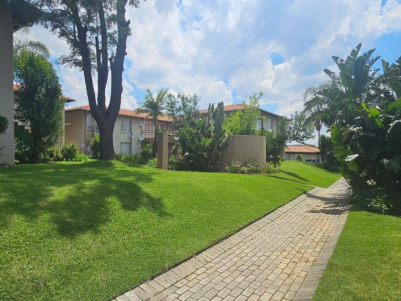 Exquisite Charm for First-Time Buyers & Investors - Photo 2