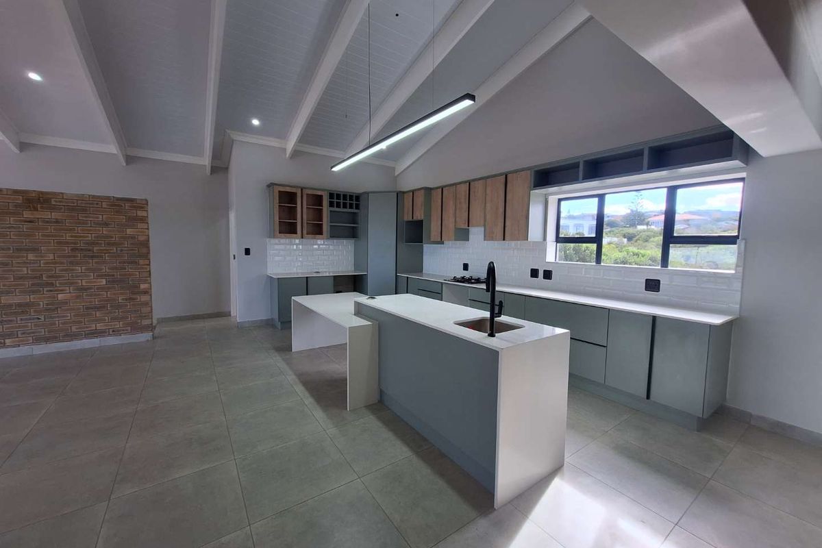 Modern 3 Bedroom Duet in Dana Bay for Sale - Photo 4