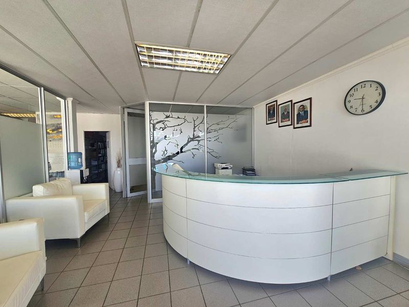 Modern 100m2 Office for Sale in Southern Industrial! - Photo 2