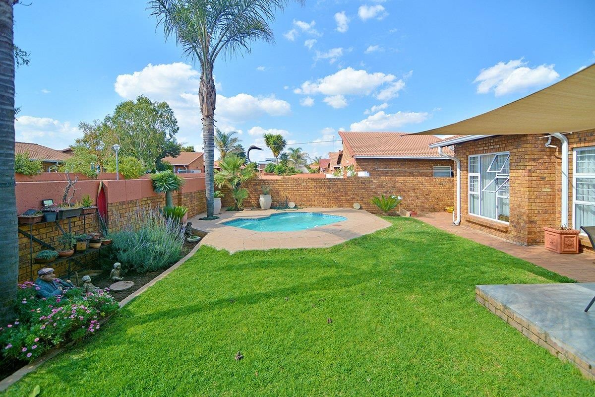 SECURE CLUSTER NEAR SCHOOLS!!! - Photo 2